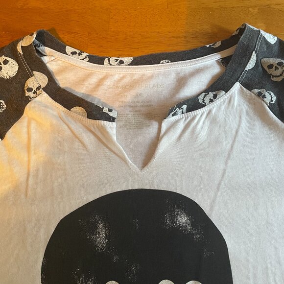 NWOT Size Grayson Threads Skull Crossbones gray white tissue tee quarter sleeves - Picture 7 of 11